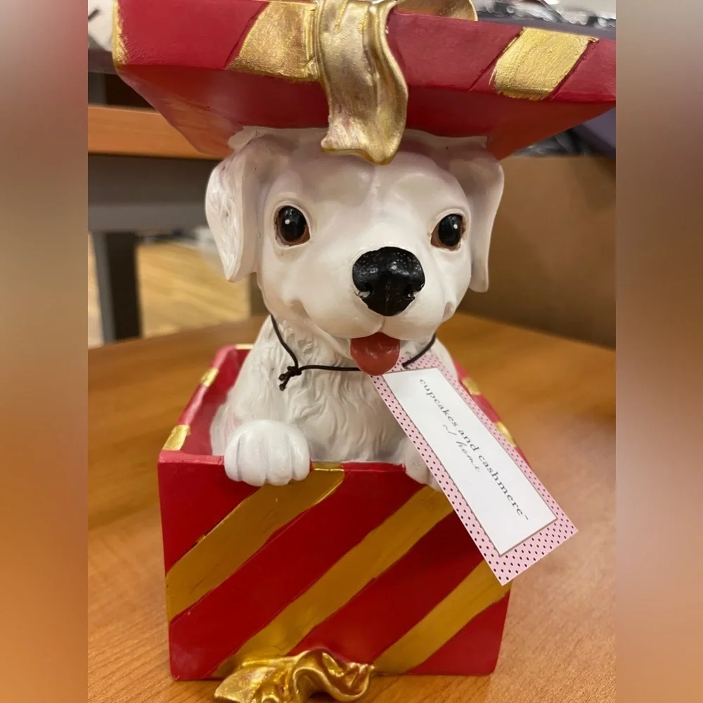 Christmas Puppy Dog in Red & Gold Gift Box Cupcakes & Cashmere 🎄Resin figurine